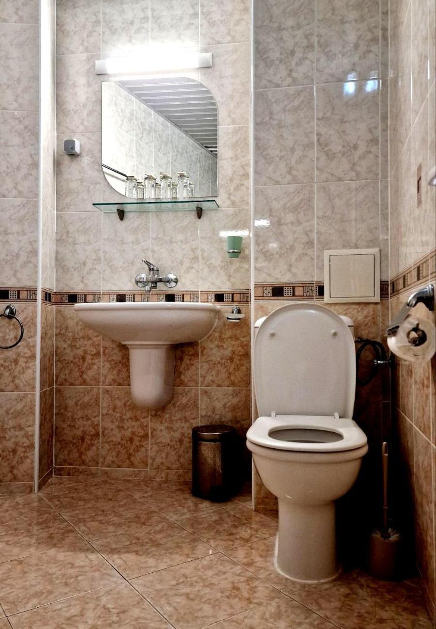 Къща За Гости Карел Misivri Dış mekan fotoğraf