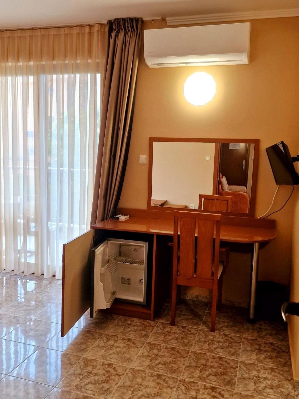 Къща За Гости Карел Misivri Dış mekan fotoğraf
